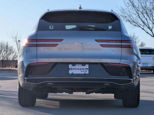 2026 Genesis GV70 2.5T