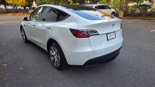 2021 Tesla Model Y Standard Range Rear-Wheel Drive