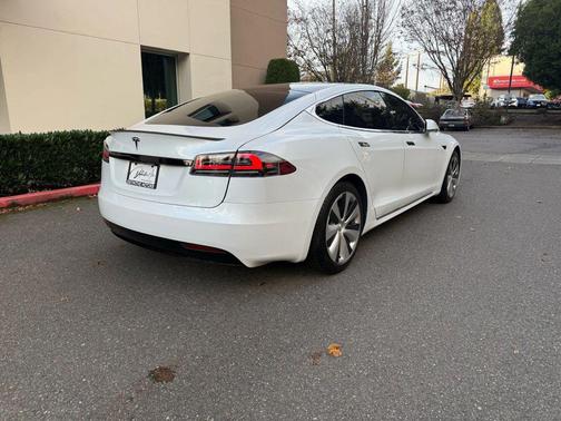 2020 Tesla Model S Performance