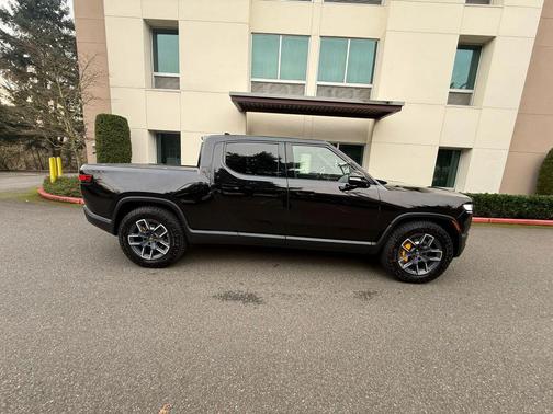 2022 Rivian R1T Launch Edition