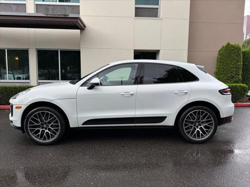 2021 Porsche Macan Base