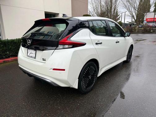 2024 Nissan Leaf SV PLUS