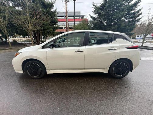 2024 Nissan Leaf SV PLUS