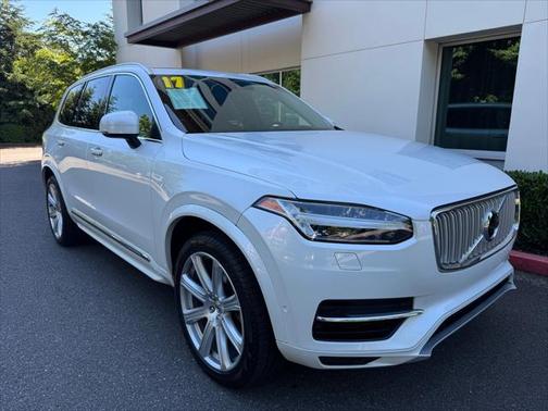 2017 Volvo XC90 Hybrid T8 Inscription