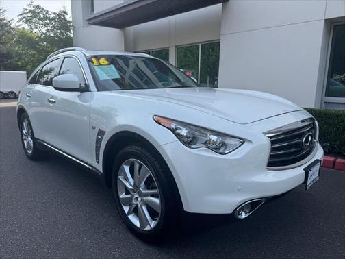 2016 INFINITI QX70 Base