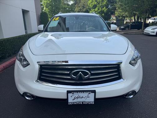 2016 INFINITI QX70 Base