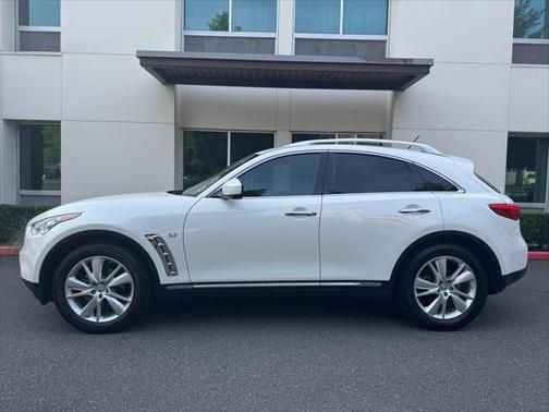 2016 INFINITI QX70 Base