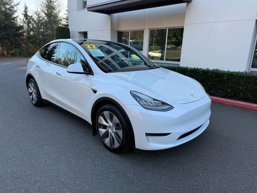 2022 Tesla Model Y Long Range Dual Motor All-Wheel Drive