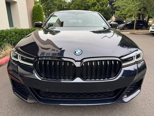 2022 BMW 530e Base