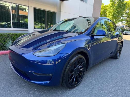 2023 Tesla Model Y Long Range Dual Motor All-Wheel Drive
