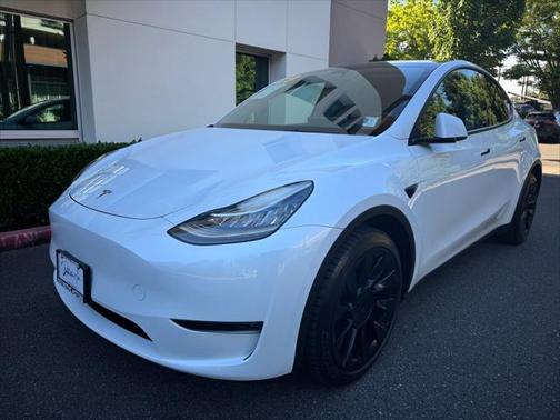 2023 Tesla Model Y Long Range Dual Motor All-Wheel Drive