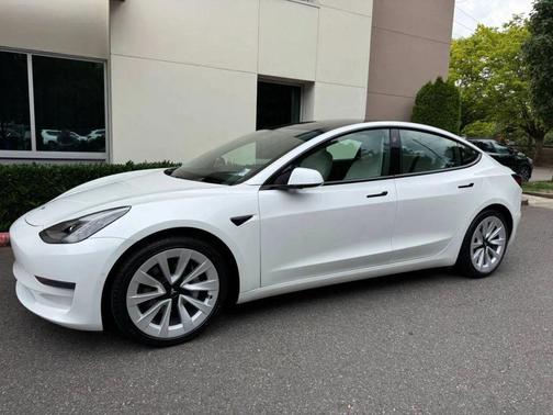 2021 Tesla Model 3 Standard Range Plus