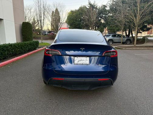 2021 Tesla Model Y Long Range Dual Motor All-Wheel Drive