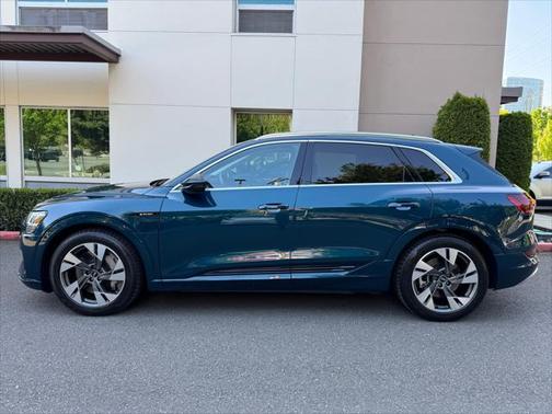 2021 Audi e-tron Premium