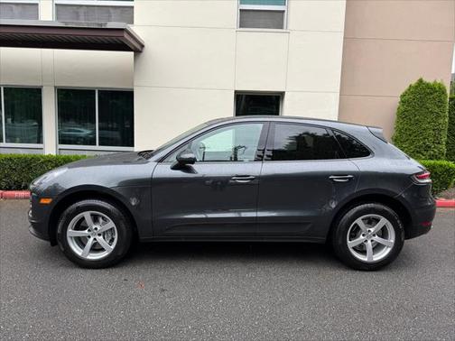 2021 Porsche Macan Base