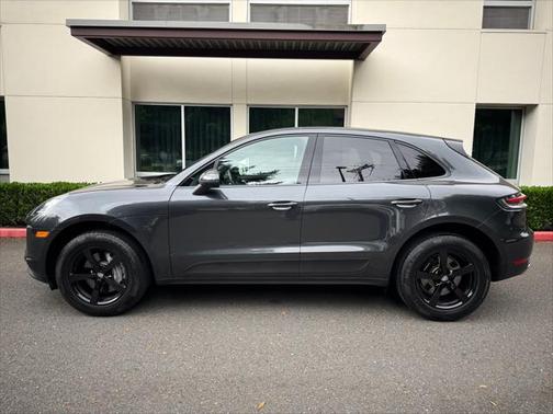 2021 Porsche Macan Base