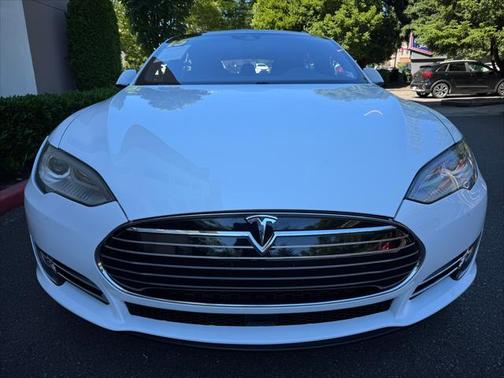 2015 Tesla Model S 85D