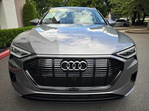 2021 Audi e-tron Premium Plus