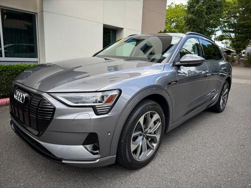 2021 Audi e-tron Premium Plus