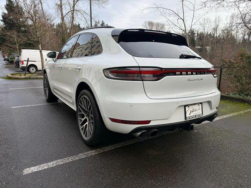 2020 Porsche Macan Turbo