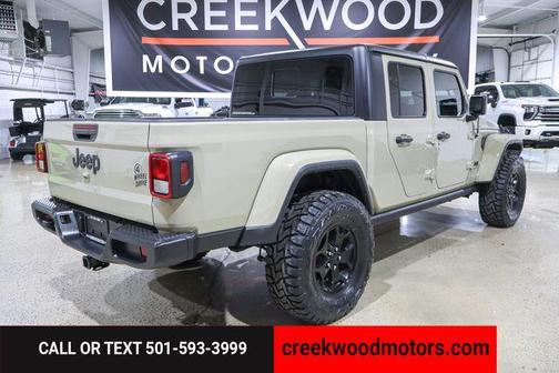 2022 Jeep Gladiator Sport