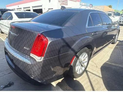 2016 Chrysler 300 Limited