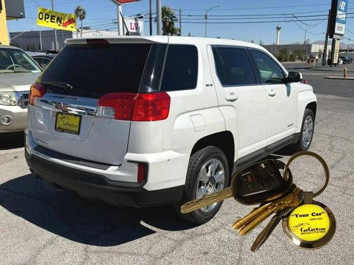 White Frost Tricoat 2017 GMC Terrain SLE-1