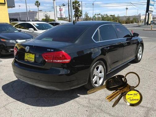 Black Uni 2015 Volkswagen Passat 1.8T Auto SE w/Sunroof & Nav