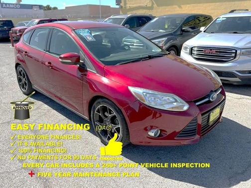 Red 2014 Ford Focus SE