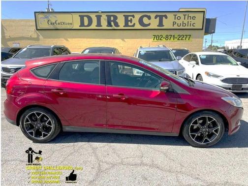 Red 2014 Ford Focus SE