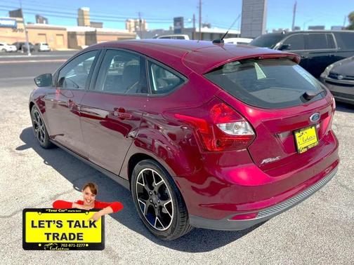 Red 2014 Ford Focus SE