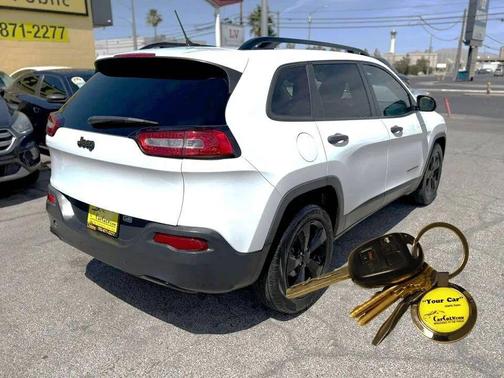 Bright White Clearcoat 2017 Jeep Cherokee Sport