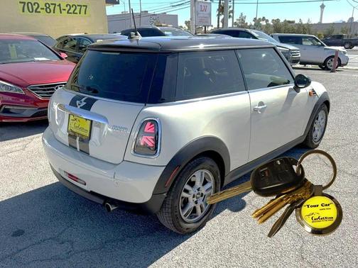 White 2013 MINI Hardtop Cooper