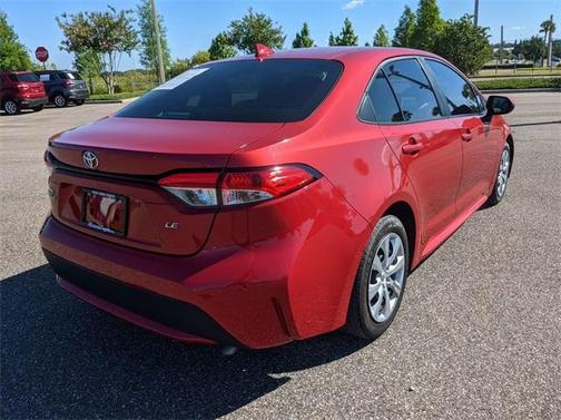 Photo 5 of 33 of 2020 Toyota Corolla LE