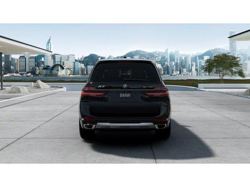 Black Sapphire Metallic 2027 BMW X7 xDrive40i