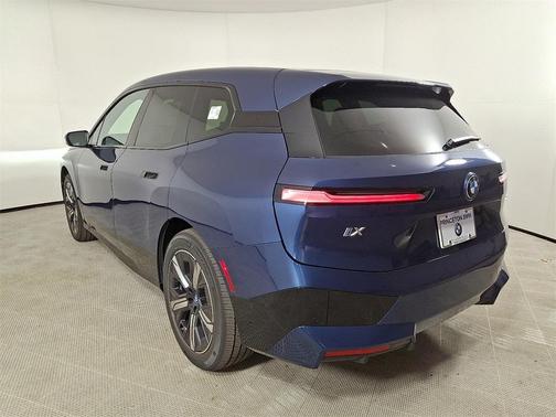 2025 BMW iX xDrive50