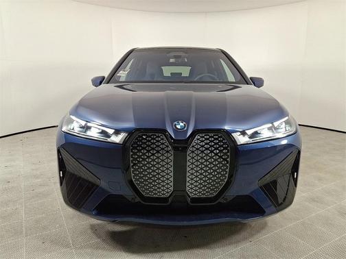 2025 BMW iX xDrive50
