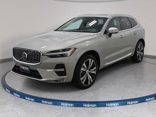 Silver 2022 Volvo XC60 B5 Inscription
