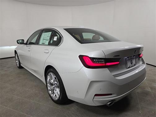 2025 BMW 330 i xDrive