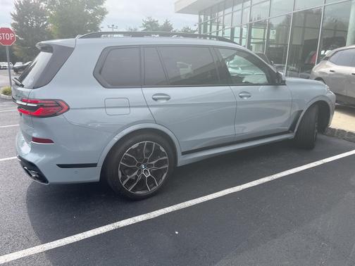 2023 BMW X7 xDrive40i