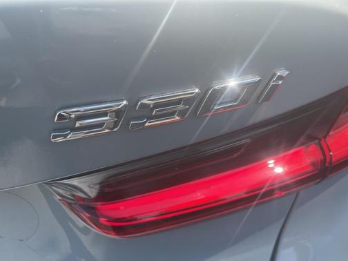 2023 BMW 330 i xDrive