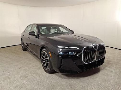 2025 BMW 750e xDrive