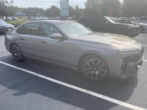2024 BMW 740 i xDrive