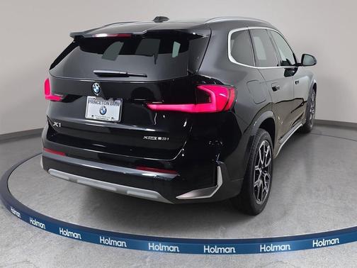 Black Sapphire Metallic 2026 BMW X1 xDrive28i