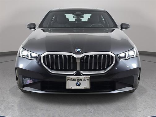 2025 BMW 530 i xDrive