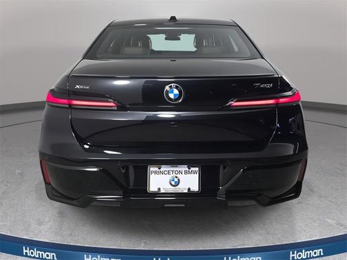 2026 BMW 740 i xDrive