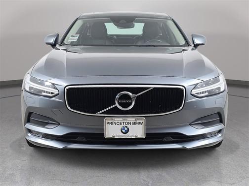 2017 Volvo S90 T5 Momentum