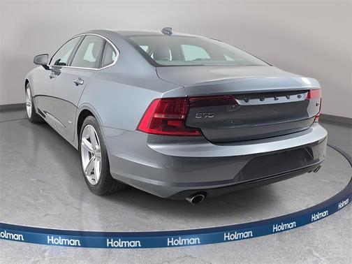 2017 Volvo S90 T5 Momentum