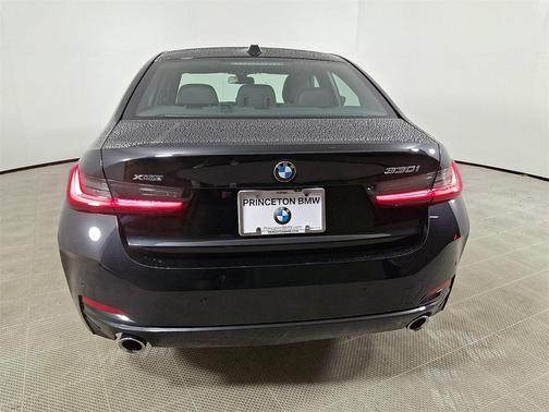 2025 BMW 330 i xDrive