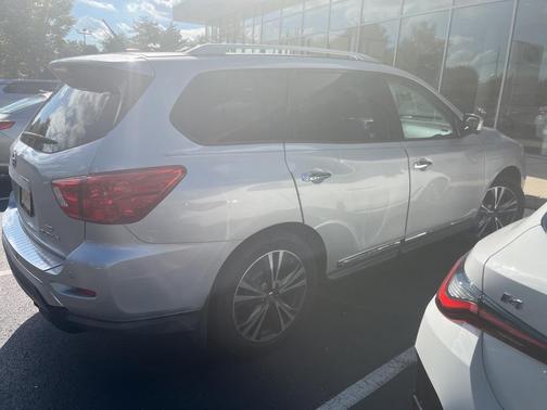 2017 Nissan Pathfinder Platinum